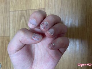 [네일가게] 햇빛에 닿으면 색이 변하는 신기한 햇살 반전 네일스티커_B — 5점을 준 리뷰어가 2021년 8월 올린 사용 사진