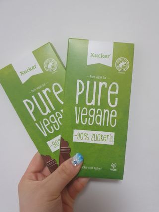 당류2g 자일리톨로 단맛을낸 슈카 퓨어비건 무설탕초콜릿 Xucker vegan 2개입 — 5점을 준 리뷰어가 2021년 4월 올린 사용 사진