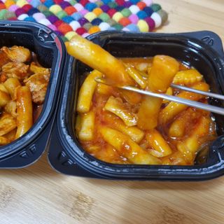 한성기업 무볼레 닭떡볶이+해물떡볶이 2종 세트 — 5점을 준 리뷰어가 2021년 10월 올린 사용 사진