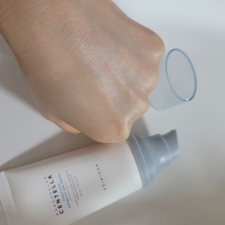 [스킨1004] 마다가스카르 센텔라 히알루-시카 워터핏 선세럼 50ml — 5점을 준 리뷰어가 2024년 5월 올린 사용 사진