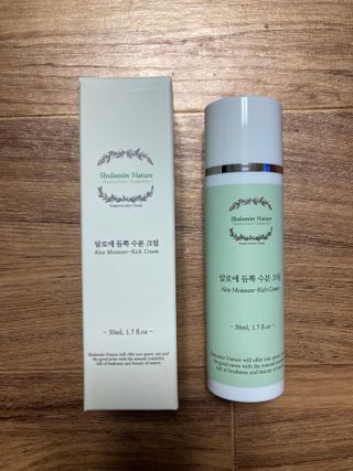 술람미네이처 자연주의 화장품ㅣ속보습 충전 + 민감/트러블 피부 진정 - 알로에 듬뿍 수분 크림 50ml — 4.5점을 준 리뷰어가 2022년 6월 올린 사용 사진