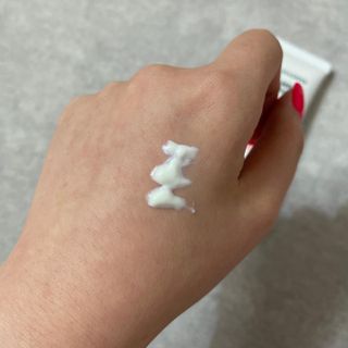 리더스코스메틱 리더스 카밍 바이오틱스 선 에센스 SPF 50+ PA++++ — 4.5점을 준 리뷰어가 2022년 8월 올린 사용 사진