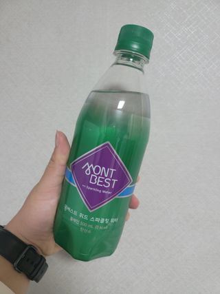 몽베스트 Montbest with Sparkling water Plain 20병 — 5점을 준 리뷰어가 2021년 11월 올린 사용 사진