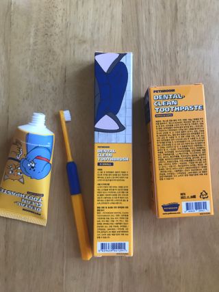 Pethroom 페스룸 PETHROOM DENTAL CARE SET 페스룸 덴탈 케어 세트 / 덴탈 클린 칫솔 + 덴탈 클린 치약 — 5점을 준 리뷰어가 2020년 12월 올린 사용 사진