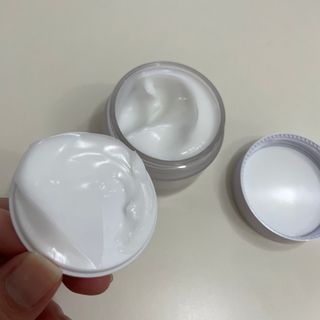 플레라디 에델바이스 인리치드 머랭 크림 — 4.5점을 준 리뷰어가 2021년 7월 올린 사용 사진
