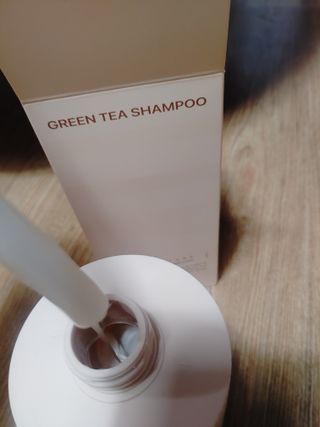 프리마인 더이상 뻣뻣하고 효과없는 탈모샴푸는 NO. 근본부터 케어하는 셀베이스 그린티샴푸(500ml) — 5점을 준 리뷰어가 2023년 5월 올린 사용 사진