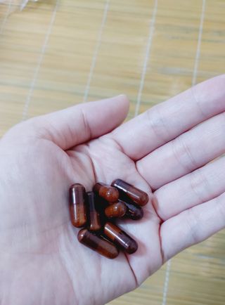 프리마인 홍삼의 강력한 에너지, 이제는 흡수율을 높인 최첨단 캡슐로 간편하게 초고속 충전하세요. — 5점을 준 리뷰어가 2022년 8월 올린 사용 사진