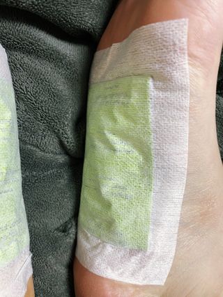 [레제르] 아로마 수액패치 발패치 30매입 -라벤더향/유칼립투스향/대나무향 — 5점을 준 리뷰어가 2022년 2월 올린 사용 사진