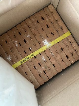 [신흥산업] 붙이는 벽돌 황토 파벽돌 230mm 45장,  욕실 인테리어 실내장식 셀프인테리어 — 3.5점을 준 리뷰어가 2023년 5월 올린 사용 사진