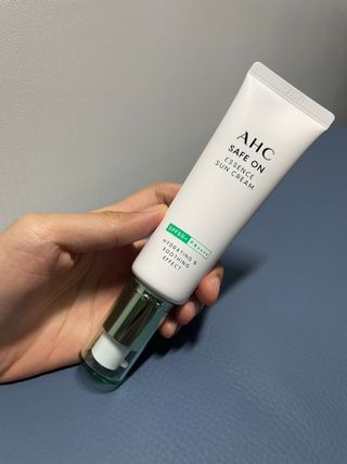 [AHC] 세이프온 에센스 선크림 올리브영 스페셜 증정 기획세트 — 5점을 준 리뷰어가 2022년 6월 올린 사용 사진