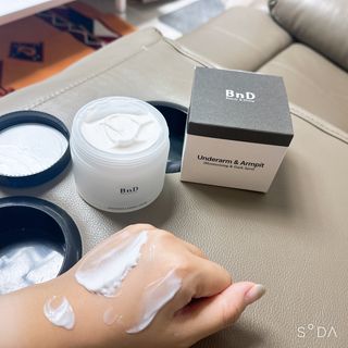 비엔디 프리용[한/영]BnD 바디 미백 겨드랑이 크림 — 4점을 준 리뷰어가 2024년 10월 올린 사용 사진