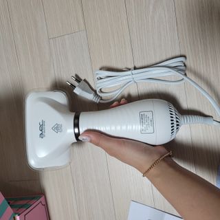 아베크 펫 강아지 고양이 애견 에어 브러쉬 드라이기 올인원 — 5점을 준 리뷰어가 2021년 7월 올린 사용 사진