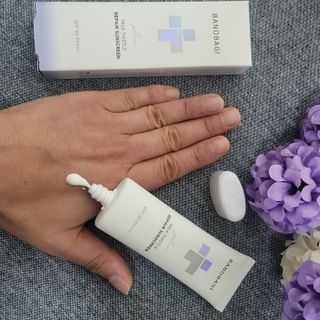 바노바기 코스메틱 바노바기 밀크씨슬 리페어 시카 선스크린 플러스 50ml — 5점을 준 리뷰어가 2023년 1월 올린 사용 사진