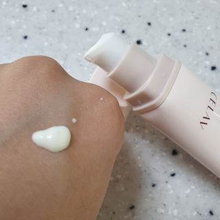 프리마인 선크림만 바꿨을 뿐인데 매일 물 2L챙겨먹고 기초케어 완벽하게 한 물빛피부 완성,셀라브UV프로텍터 — 5점을 준 리뷰어가 2023년 6월 올린 사용 사진