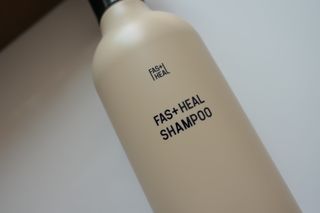 패스트힐(fast heal) 패스트힐 탈모증상완화샴푸 470ml — 5점을 준 리뷰어가 2023년 9월 올린 사용 사진