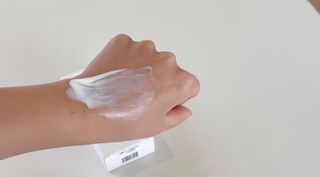 엠디스픽 무향자차 수분 선크림 PSF50+ PA++++ 50ml — 5점을 준 리뷰어가 2023년 3월 올린 사용 사진
