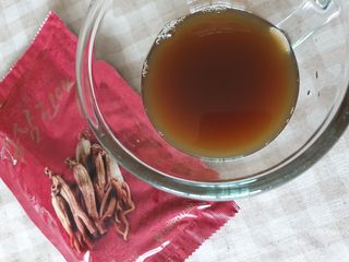 서울약사신협_프리미엄 6년근 홍삼진액_70mlx30포 — 4.5점을 준 리뷰어가 2021년 2월 올린 사용 사진