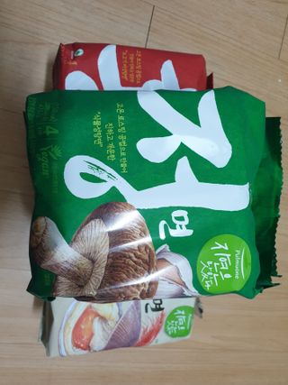 [풀무원] 자연은맛있다 정면, 백면, 홍면  세트 — 5점을 준 리뷰어가 2021년 4월 올린 사용 사진