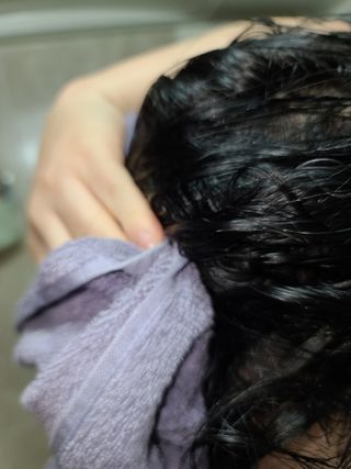 프리마인 더이상 뻣뻣하고 효과없는 탈모샴푸는 NO. 근본부터 케어하는 셀베이스 그린티샴푸(500ml) — 5점을 준 리뷰어가 2023년 3월 올린 사용 사진