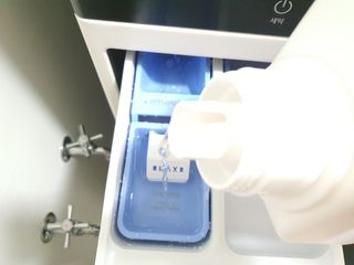 [생활공작소] 섬유유연제 + 세탁세제 1.5L 릴리향 — 4.5점을 준 리뷰어가 2021년 2월 올린 사용 사진