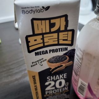바디랩 프로틴음료 단백질쉐이크 메가프로틴 — 5점을 준 리뷰어가 2022년 4월 올린 사용 사진