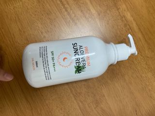 [닥터문] 프리미엄 알로에베라 선크림 500ml — 5점을 준 리뷰어가 2022년 5월 올린 사용 사진