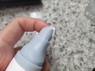 [스킨1004] 마다가스카르 센텔라 히알루-시카 워터핏 선세럼 50ml — 5점을 준 리뷰어가 2024년 6월 올린 사용 사진