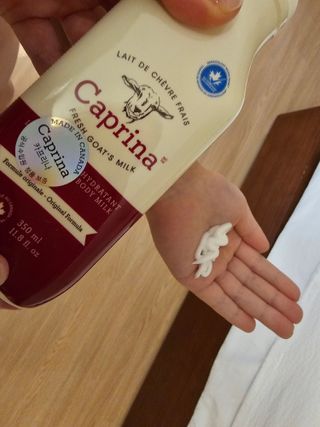 카프리나 산양밀크 모이스춰라이징 바디로션 350ml(오리지널향) — 5점을 준 리뷰어가 2023년 4월 올린 사용 사진