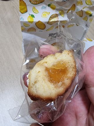 [메종콜리브리] 프랑스 마들렌 메종콜리브리 레몬 마들렌 2팩 — 5점을 준 리뷰어가 2021년 9월 올린 사용 사진
