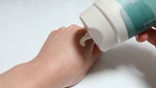 [후르디아] 올리브영 저자극 비건바디로션 — 5점을 준 리뷰어가 2023년 1월 올린 사용 사진
