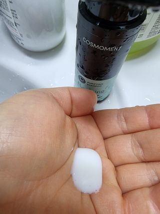 코스모먼트 부스티모 부스팅샴푸60ml + 비듬세정 진정샴푸50ml — 1점을 준 리뷰어가 2022년 1월 올린 사용 사진