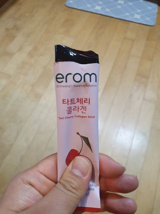 이롬 erom 타트체리 콜라겐 — 4점을 준 리뷰어가 2021년 3월 올린 사용 사진