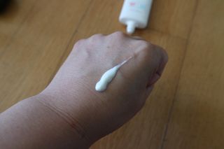 리더스코스메틱 리더스 카밍 바이오틱스 선 에센스 SPF 50+ PA++++ — 4.5점을 준 리뷰어가 2022년 8월 올린 사용 사진