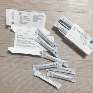 [ 유니자르 ] 미백의 끝판왕 = 브라이트닝99 + 나이아신아마이드100 — 4점을 준 리뷰어가 2021년 12월 올린 사용 사진