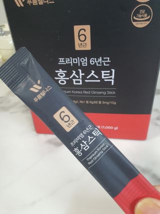 [푸름웰니스] 프리미엄 6년근 홍삼스틱 3mg x 100포 — 5점을 준 리뷰어가 2022년 3월 올린 사용 사진