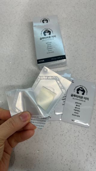메디포스트 모비타 글루타치온 이지 필름형 30매 — 4.5점을 준 리뷰어가 2023년 1월 올린 사용 사진