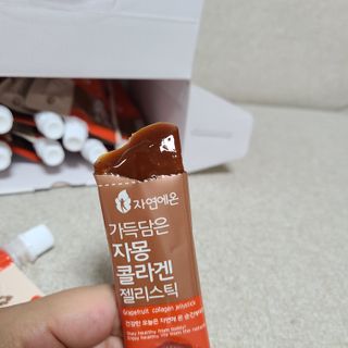 자연에온 핑크 자몽 착즙 100mL 10개입 1BOX +가 득담은 자몽 콜라겐 젤리스틱 1BOX — 5점을 준 리뷰어가 2021년 7월 올린 사용 사진