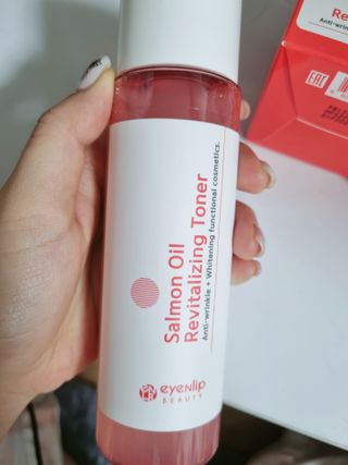 아이앤립 / EYENLIP 아이앤립 연어오일 리바이탈라이징 토너 — 5점을 준 리뷰어가 2021년 5월 올린 사용 사진