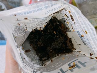 하나마이 [마마쿡] 전 청와대 천상현 셰프의 밑반찬  5종세트(소고기 장조림+연근조림+진미채+간장김자반+새우김자반) — 5점을 준 리뷰어가 2023년 4월 올린 사용 사진