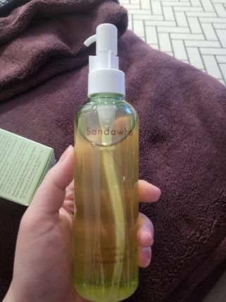 스킨큐어 산다화 순한 클렌징 동백 오일 200ml — 5점을 준 리뷰어가 2023년 3월 올린 사용 사진