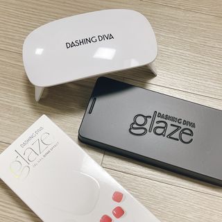 데싱디바 글레이즈 젤네일 별빛유리네일 6종_랜덤발송 — 4.5점을 준 리뷰어가 2021년 8월 올린 사용 사진