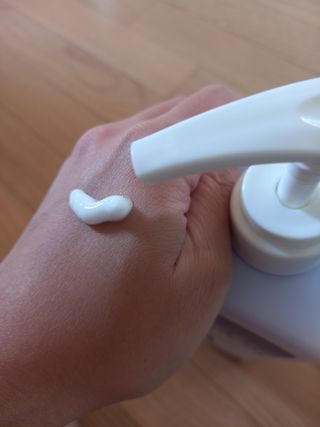 [과일나라] 바세린 모이스처 바디로션 1000ml 2종 — 4점을 준 리뷰어가 2021년 10월 올린 사용 사진