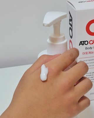 아토캐논(ATO CANNON) 아토캐논 고보습 바디로션 200ml — 5점을 준 리뷰어가 2022년 12월 올린 사용 사진