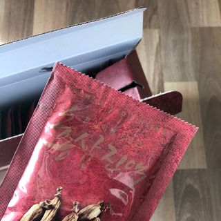 서울약사신협_프리미엄 6년근 홍삼진액_70mlx30포 — 5점을 준 리뷰어가 2021년 2월 올린 사용 사진