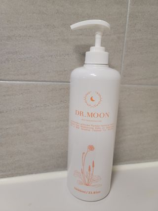 프리[닥터문] 유산균 락토케어 질경초 여성청결제 1000ml (젤타입) — 5점을 준 리뷰어가 2022년 5월 올린 사용 사진