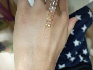 스킨큐어 산다화 비타민c 화이트닝 에센스 30ml — 3점을 준 리뷰어가 2023년 12월 올린 사용 사진