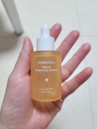 체르엠 스템앤셀 비타민 브라이트닝 에센스 30ml 1개 — 5점을 준 리뷰어가 2022년 4월 올린 사용 사진