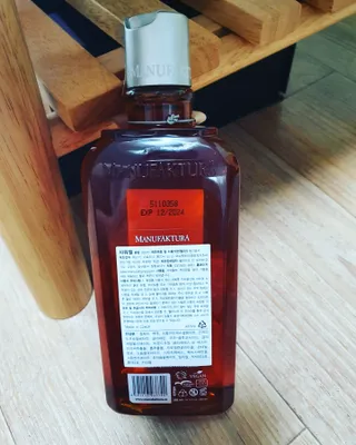 체코 비건화장품 마뉴팍투라 향좋은 맥주 샤워젤 (300ml) — 5점을 준 리뷰어가 2022년 6월 올린 사용 사진