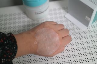 리더스코스메틱 리더스 카밍 바이오틱스 퀵 수딩 패드 — 5점을 준 리뷰어가 2022년 4월 올린 사용 사진