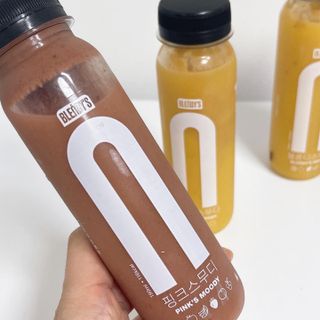 BLENDY'S 핑크 스무디+블론디 스무디 — 5점을 준 리뷰어가 2021년 9월 올린 사용 사진
